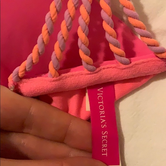 Victoria’s Secret Bikini - Picture 3 of 6